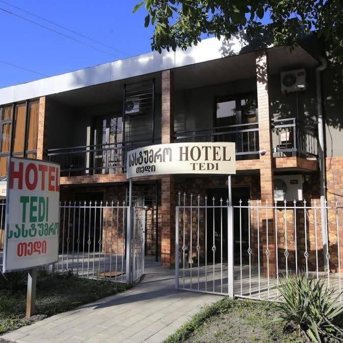 Hotel Tedi 크바렐리 외부 사진